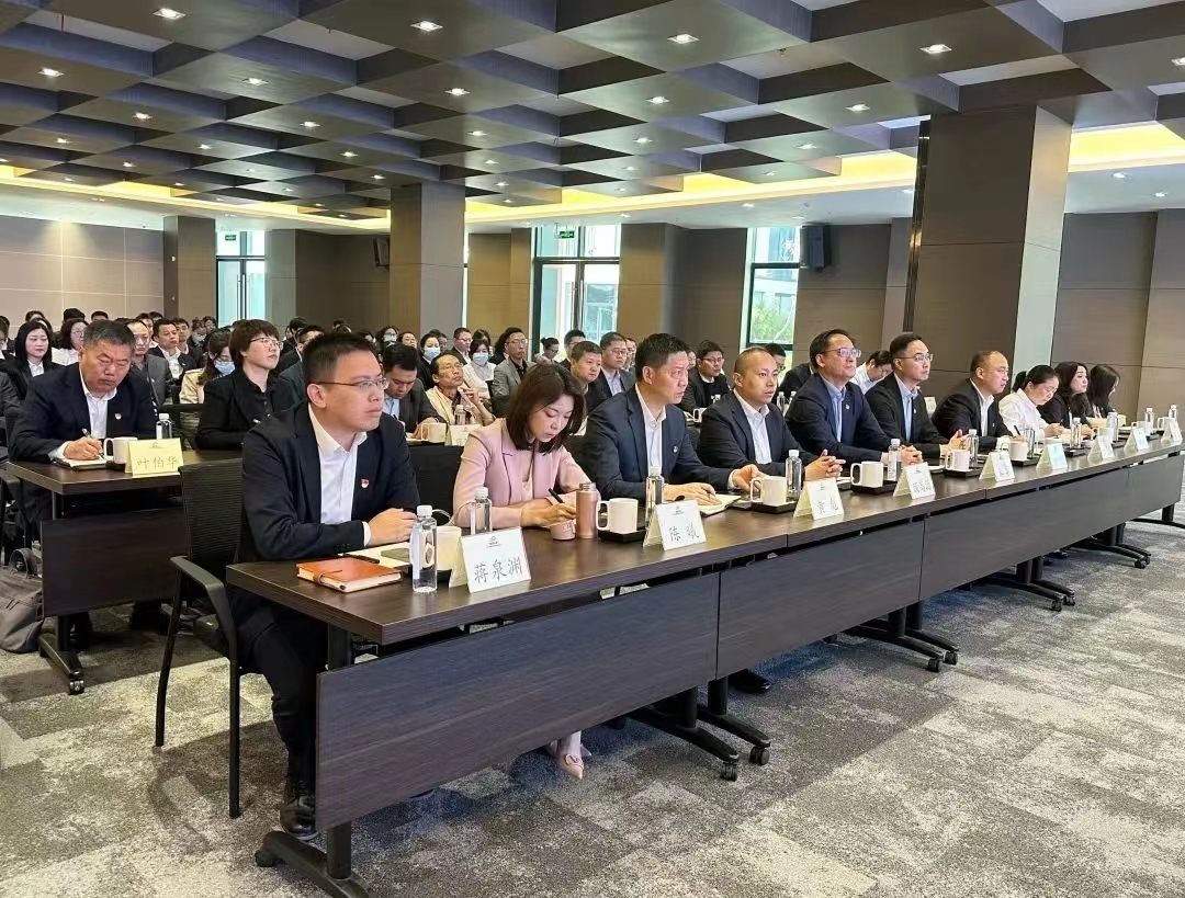 夯实党风廉政教育，筑牢拒腐防变底线