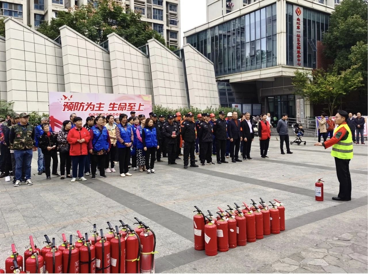 消防“零距离” ，安全记在心！