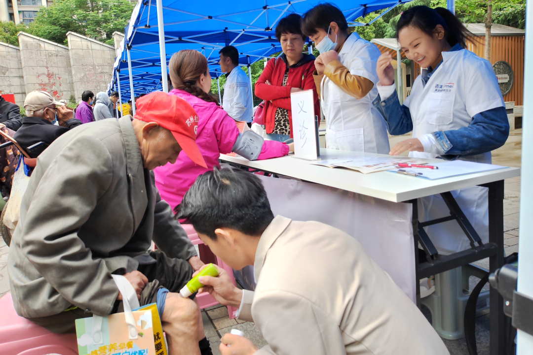 便民服务零距离，首场“红活集市”开市！