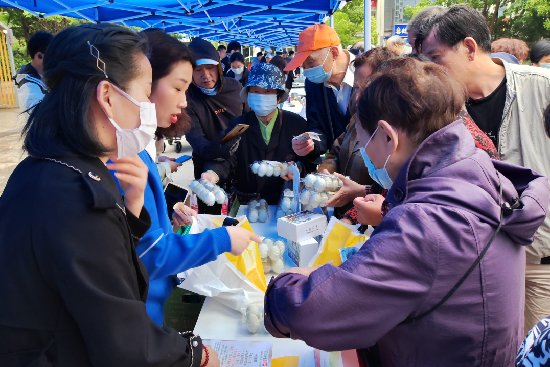 便民服务零距离，首场“红活集市”开市！