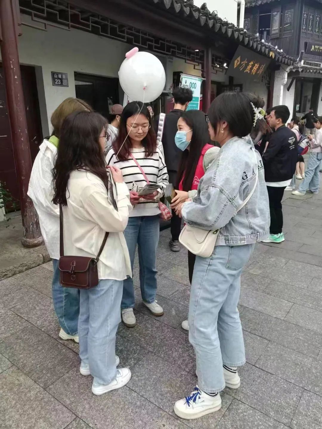 劳动节我在岗，为民服务不打烊
