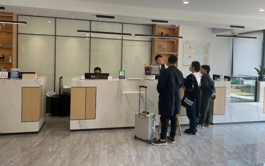 劳动节我在岗，为民服务不打烊