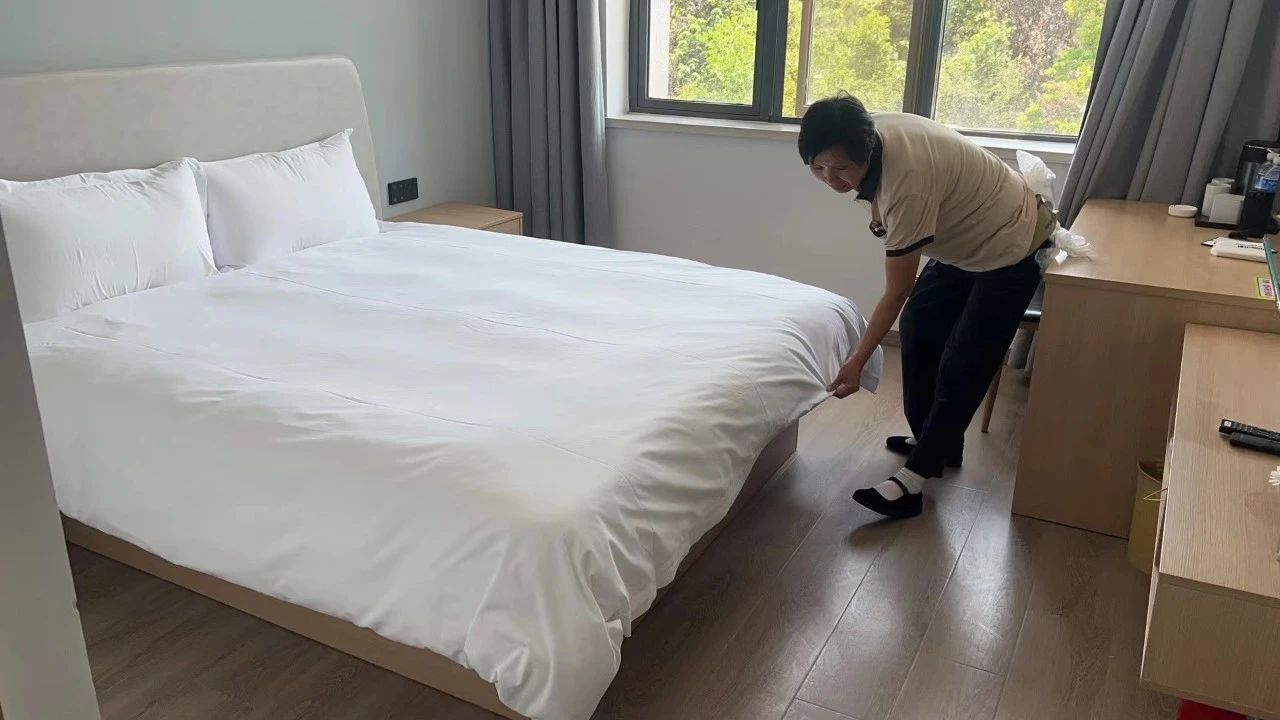 劳动节我在岗，为民服务不打烊