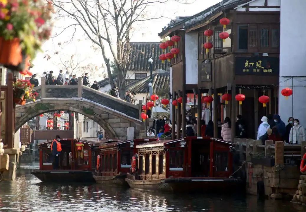 春节坚守我在岗，暖心服务不打烊