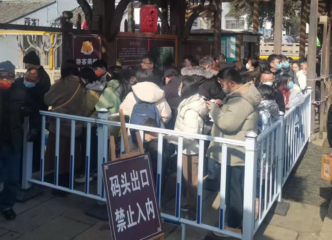 春节坚守我在岗，暖心服务不打烊