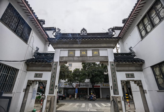 奋进春天里，老旧小区实现“逆生长”