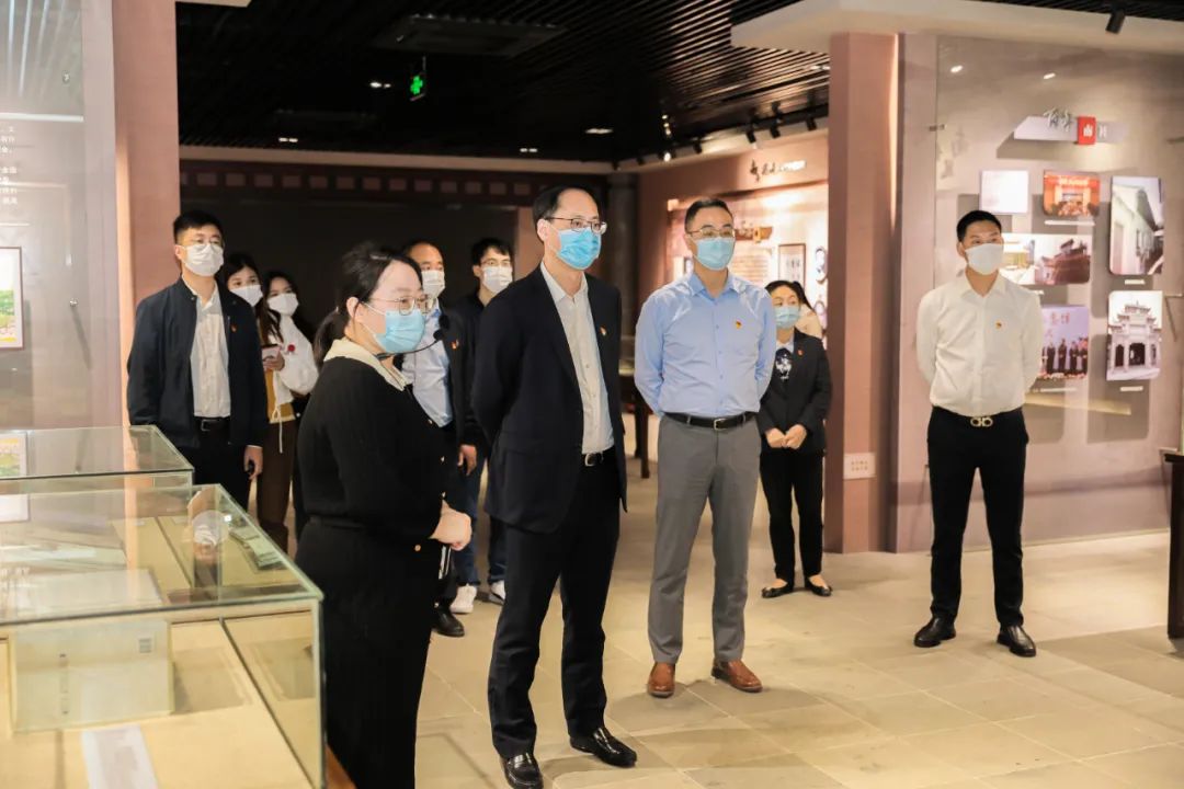 建设集团一支部举办“走看学做比 喜迎二十大”主题党日活动