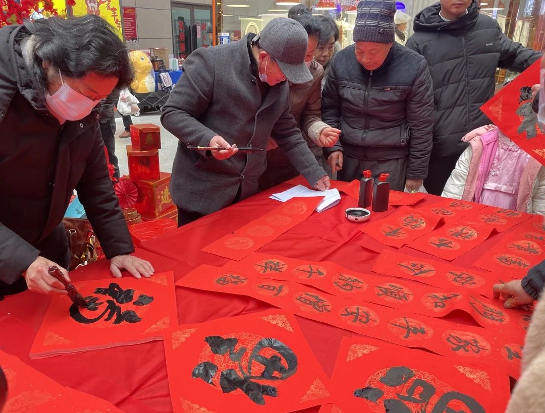 让年味儿“潮”起来，友新综合市场年货大街“龙”重登场！