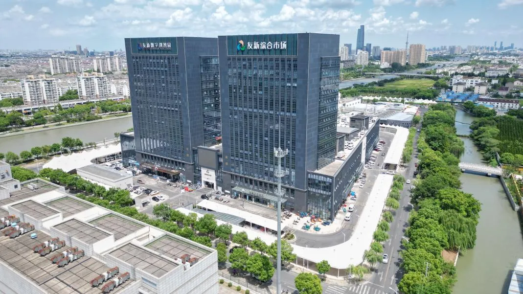 开业一周年，以“有心”让幸福成色更足、更亮、更暖！